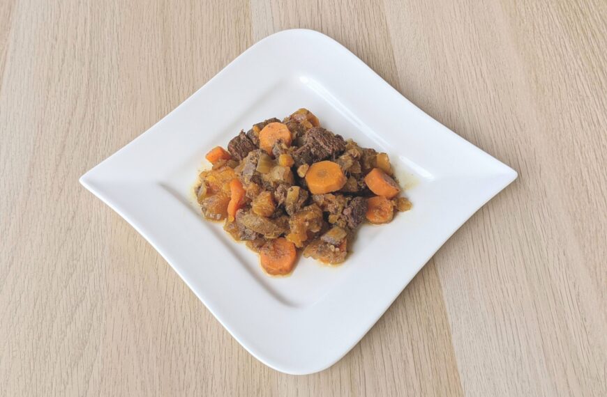Hovädzie stew s koreňovou zeleninou